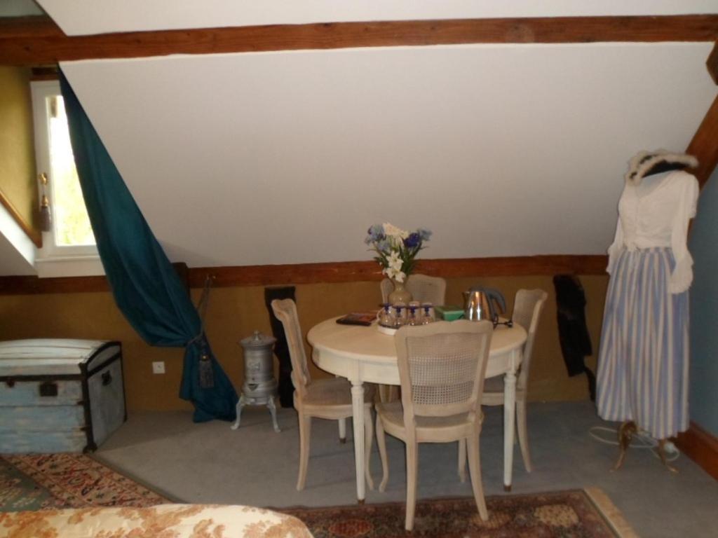 Les Chambres De Pontfol - Chambres D'Hotes - Guest House Victot-Pontfol ภายนอก รูปภาพ
